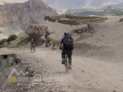 Mustang Pokhara Kathmandu Trek and Mountain Bike Tour